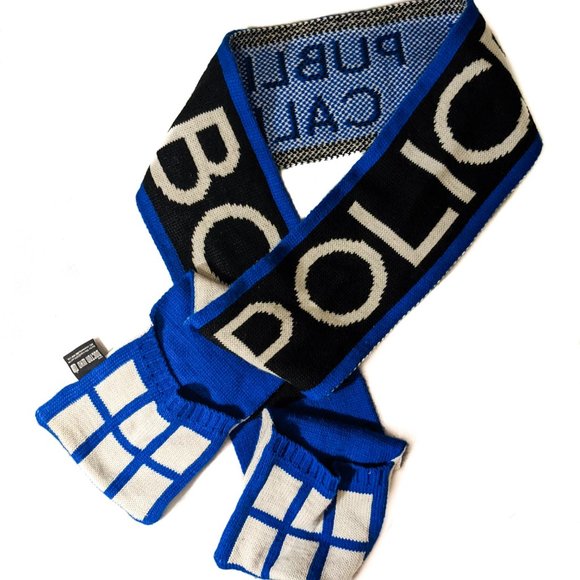 Doctor Who Accessories - Dr. Who scarf with pockets